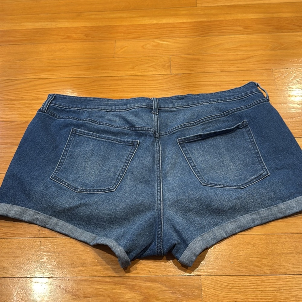 Old Navy women’s high rise wow Jean shorts size 22. - Picture 7 of 9